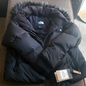 The North Face Dealio Cropped Puffer